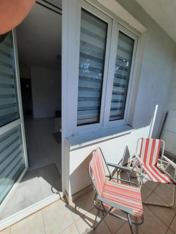 Apartament Zorzy Przy Instytucie Kardiologii Anin Apartment Варшава Екстериор снимка
