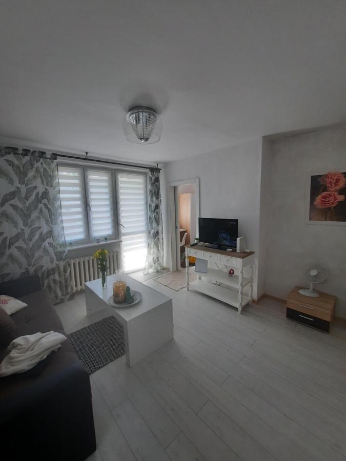 Apartament Zorzy Przy Instytucie Kardiologii Anin Варшава Екстериор снимка