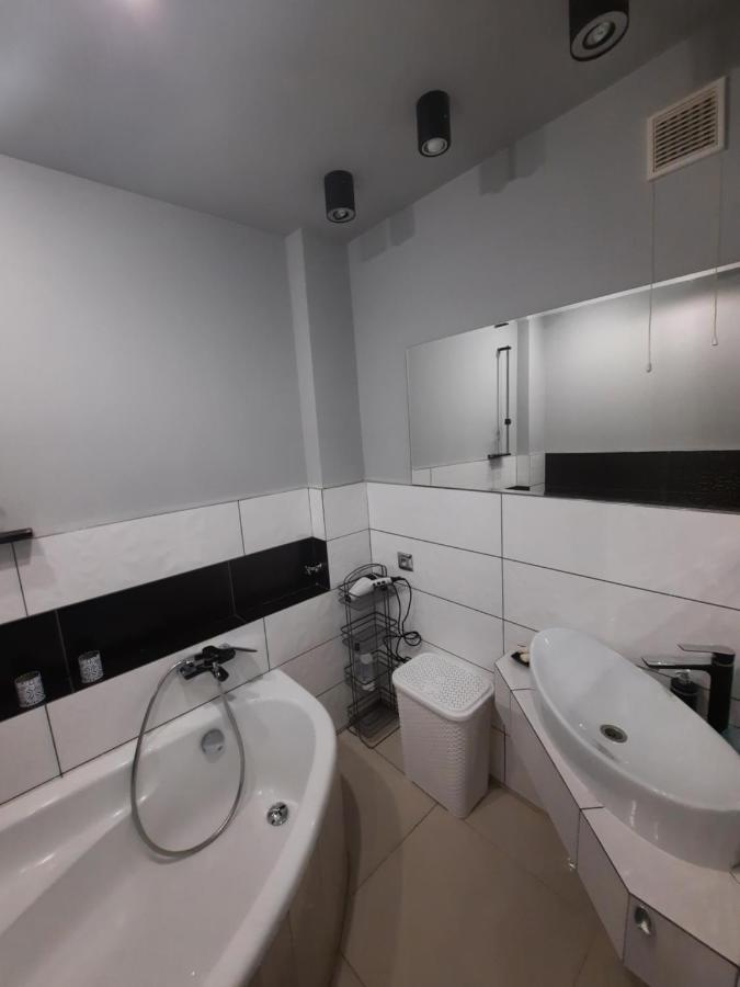 Apartament Zorzy Przy Instytucie Kardiologii Anin Варшава Екстериор снимка