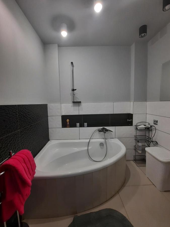 Apartament Zorzy Przy Instytucie Kardiologii Anin Варшава Екстериор снимка