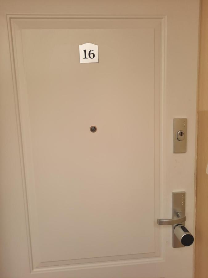 Apartament Zorzy Przy Instytucie Kardiologii Anin Apartment Варшава Екстериор снимка