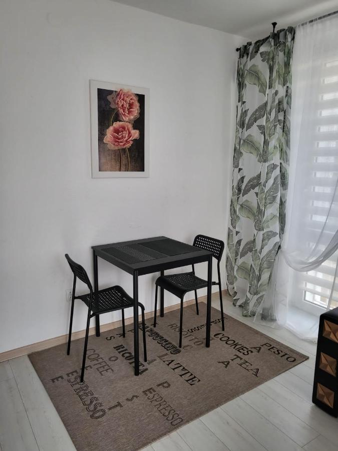 Apartament Zorzy Przy Instytucie Kardiologii Anin Apartment Варшава Екстериор снимка